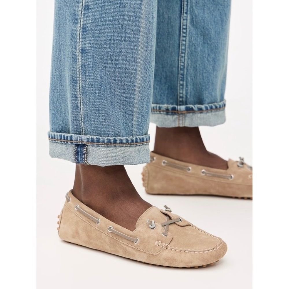 New Veronica Beard Jia Boater Flats in Sand Size 6